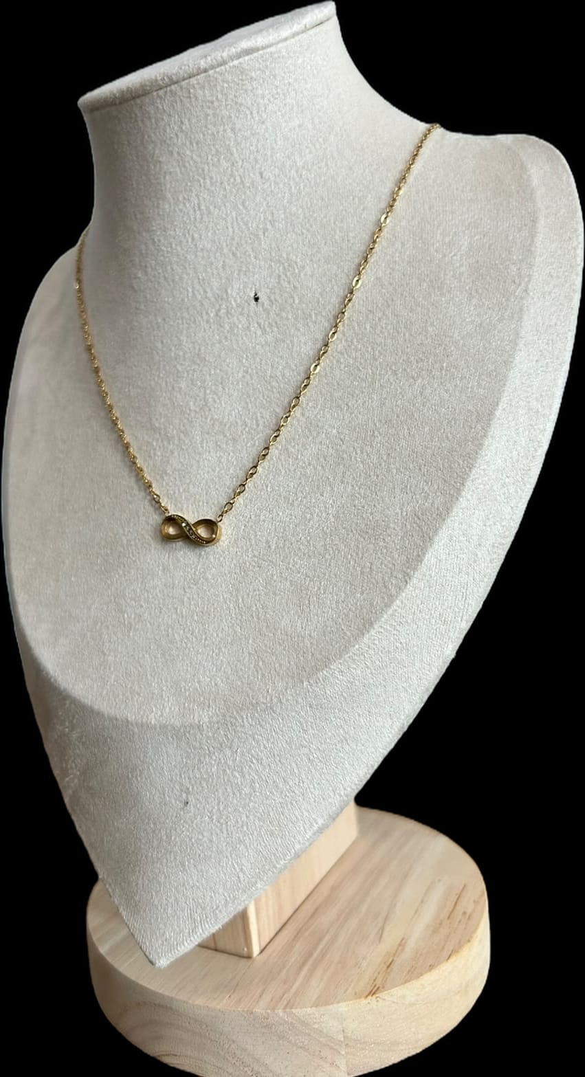 Collar con dije infinito.oro
