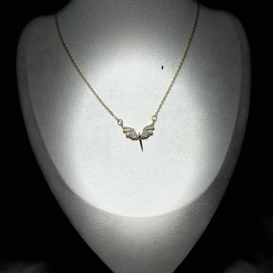Collar colibrí con piedras blancas, cola en pico.oro