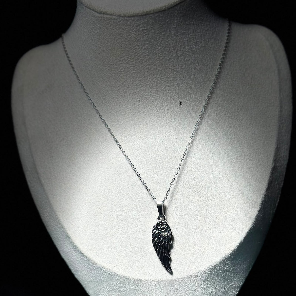Collar con ala.plata
