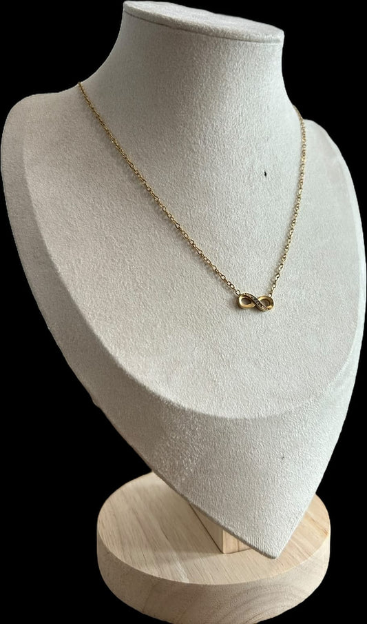 Collar con dije infinito.oro