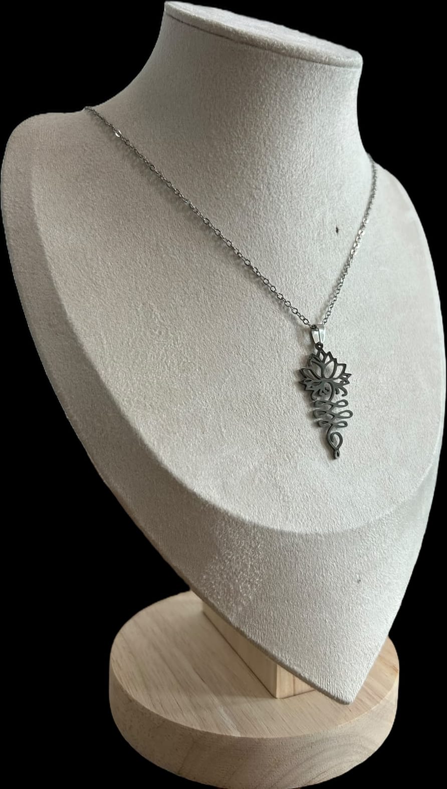 Collar largo flor de loto.plata