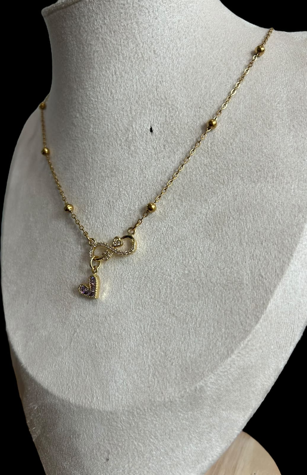 Collar infinito con corazón, lila.oro