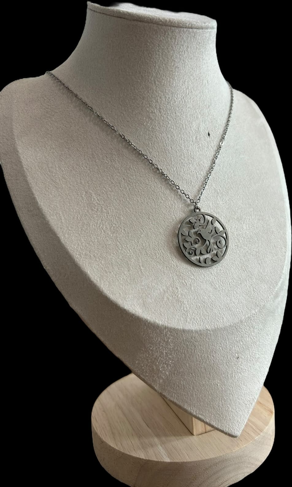 Collar redondo colibrí.plata